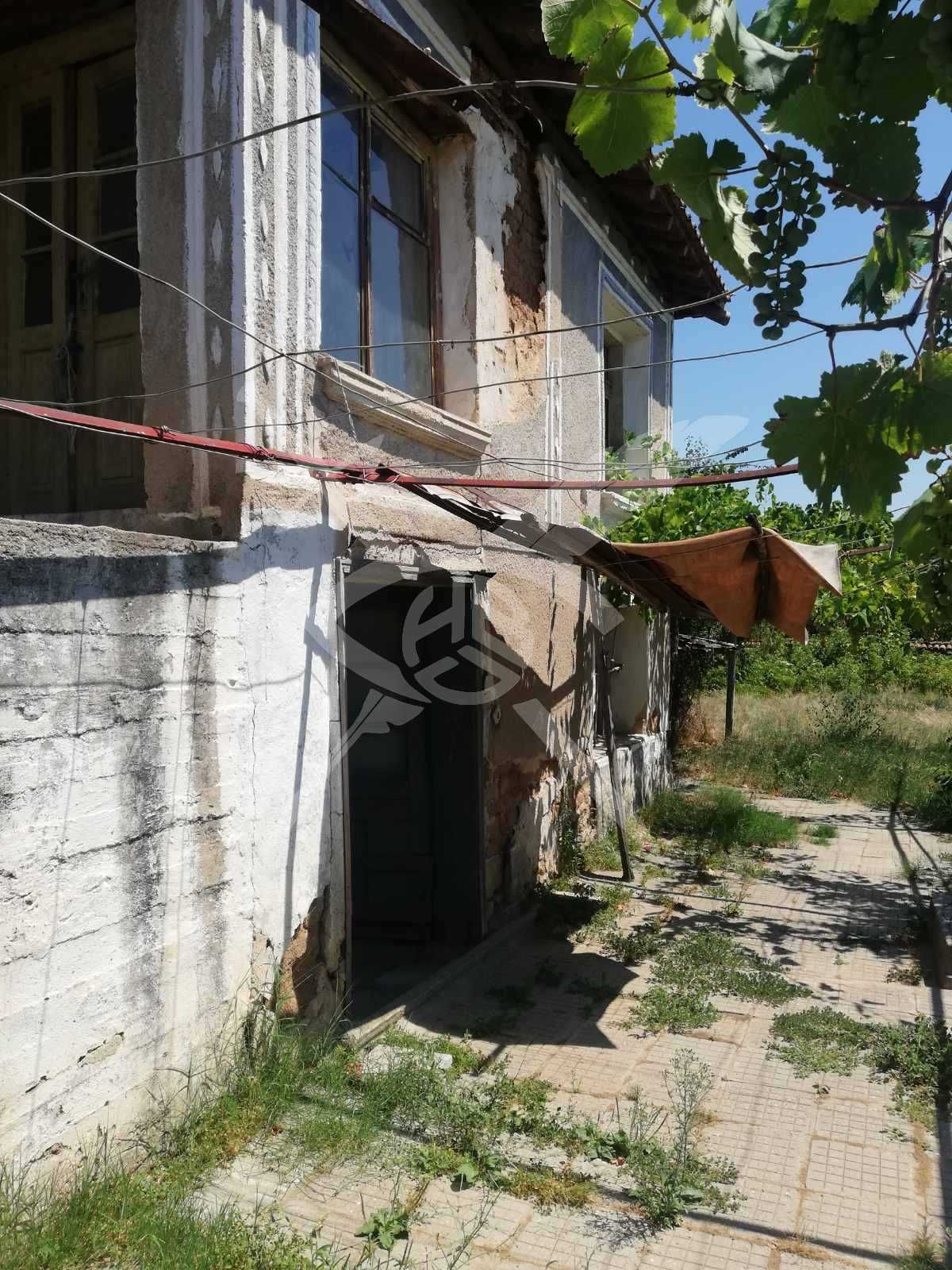 Двуетажна къща в село Отец Паисиево 33787