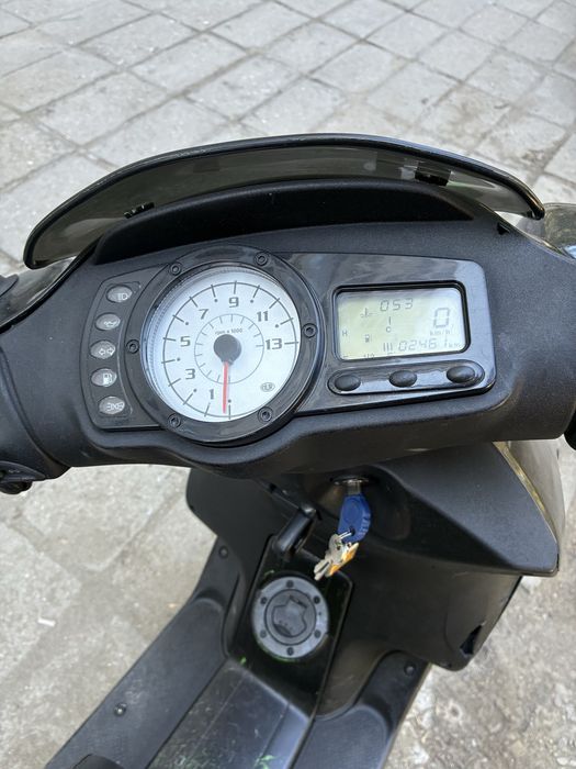 Скутер PIAGGO NRG 50  2005г.