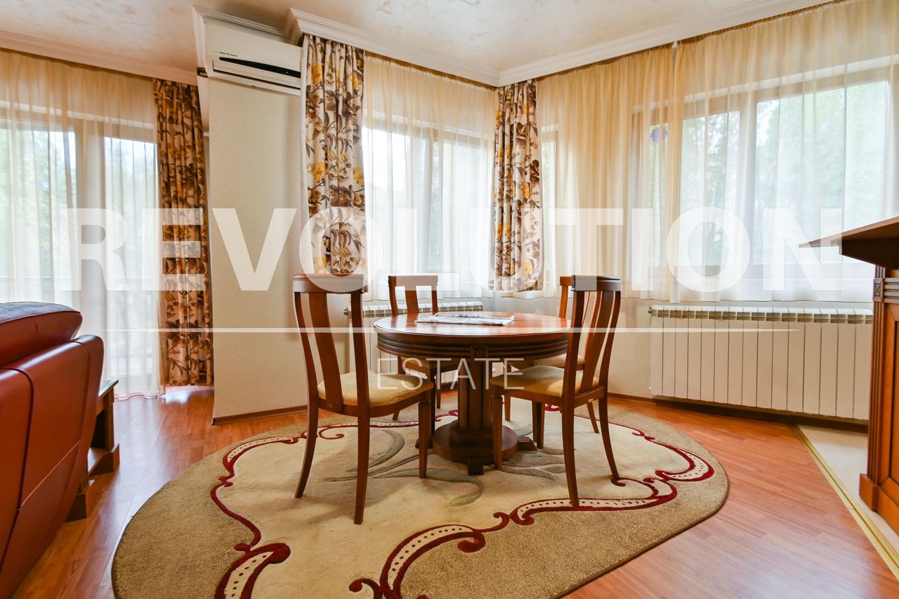Дава се под наем Тристаен апартамент в София, Витоша - 130 кв.м за 980 € - Снимка #3