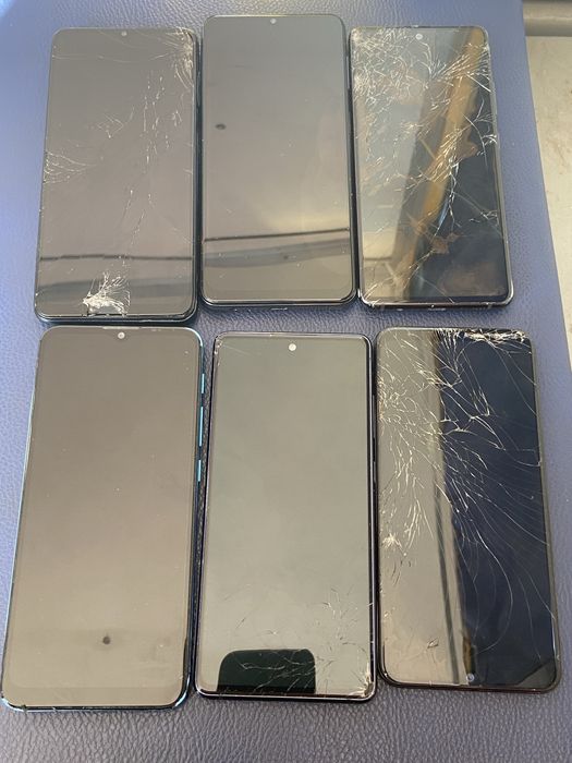 Vand telefoane  pentru piese