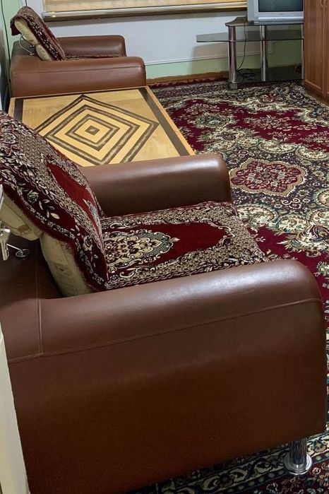 Продается диван, кресло для гостиной