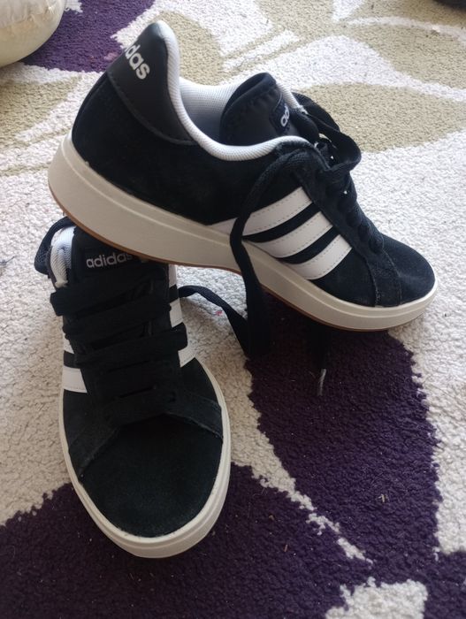 Adidasi Adidas băieți.