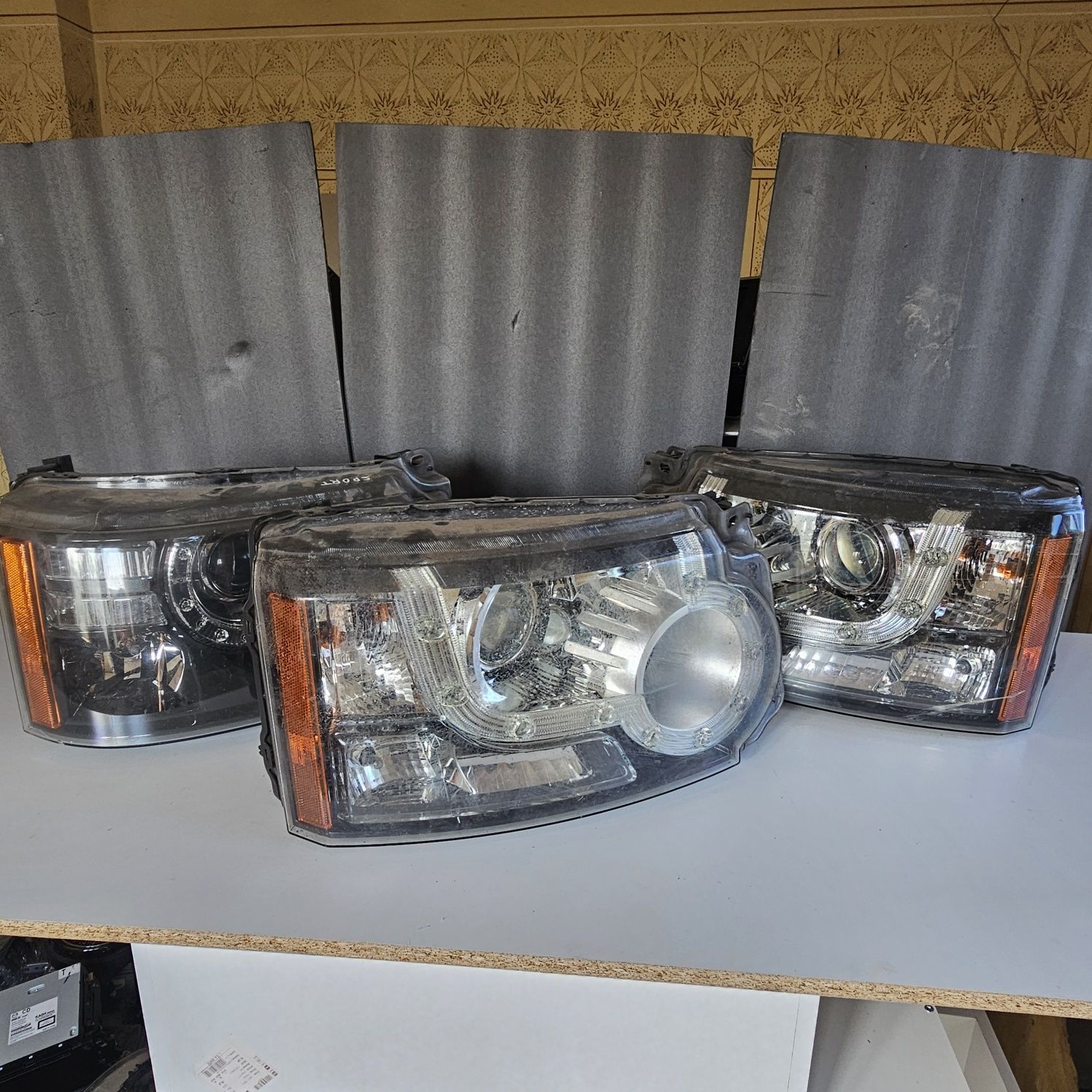 Фарове за  LAND ROVER DISCOVERY 4
AH22-13W026-BB