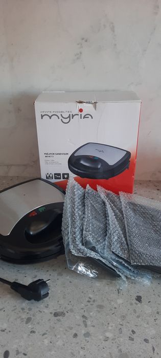 Sandwich maker 3 în 1