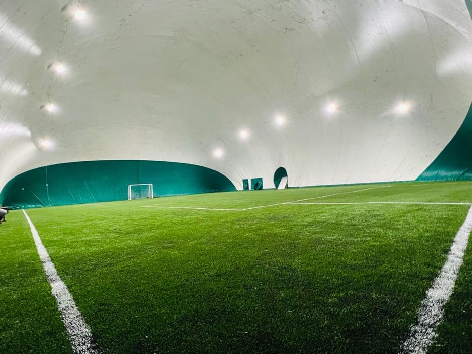 Inchiriere teren fotbal sintetic acoperit si incalzit baza sportiva