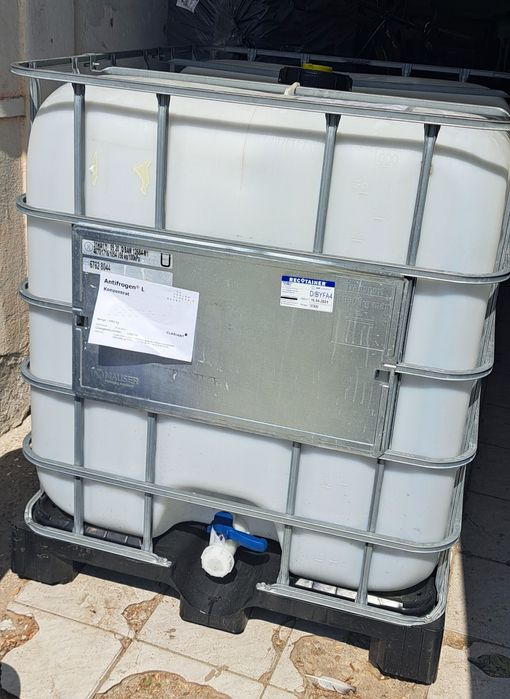 Bazin 1000 litri tip IBC