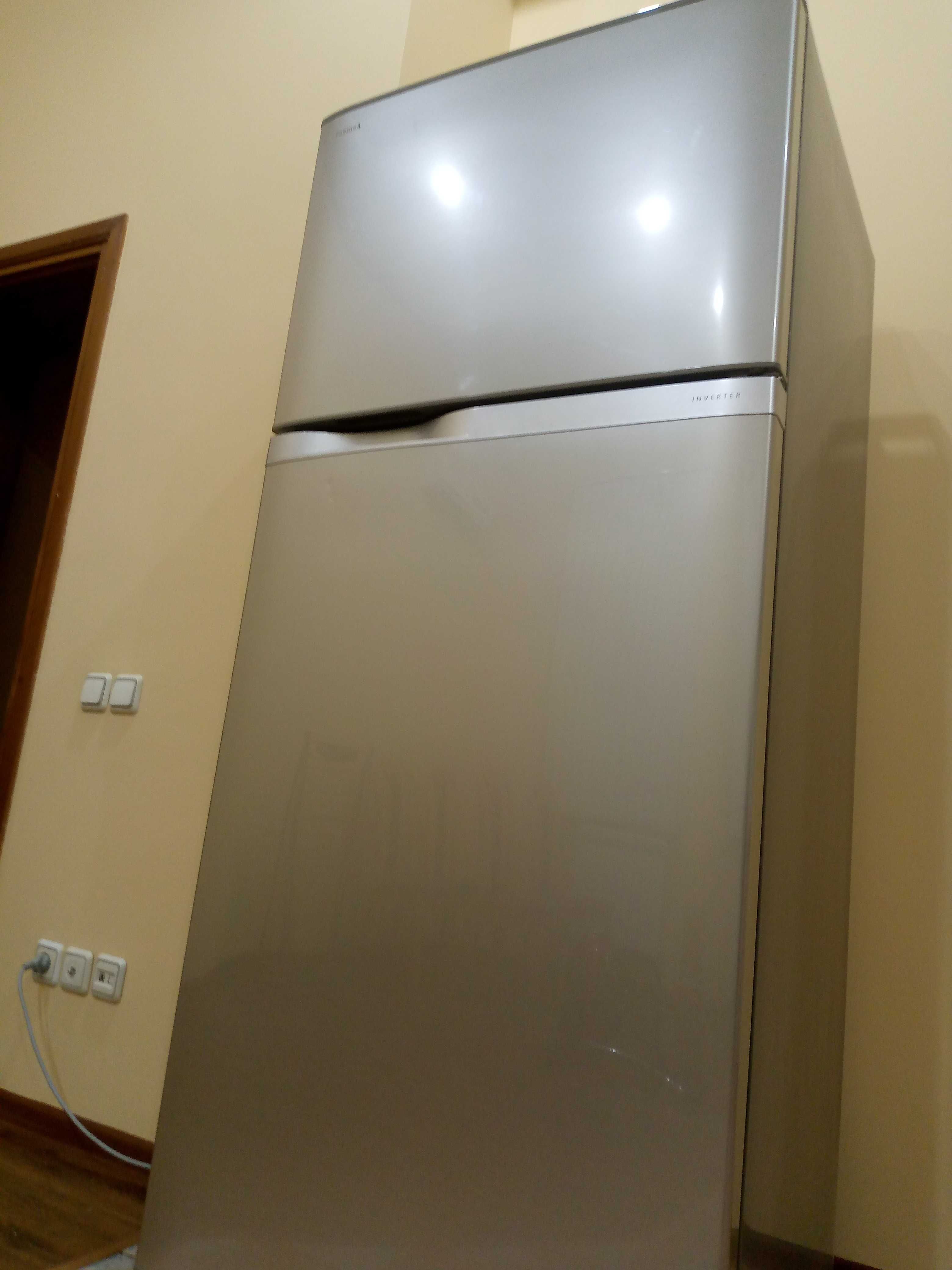 Большой инверторный холодильник оригинал TOSHIBA 608л 80х70х185см