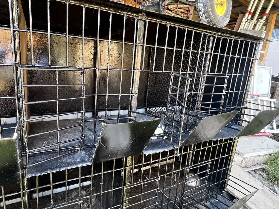 Cușca adăpost metal fier pentru iepuri ca nou