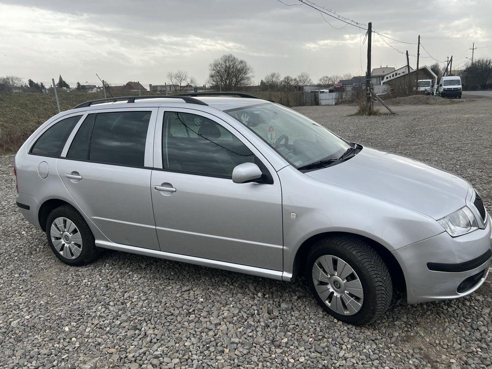 Skoda    Fabia     2008