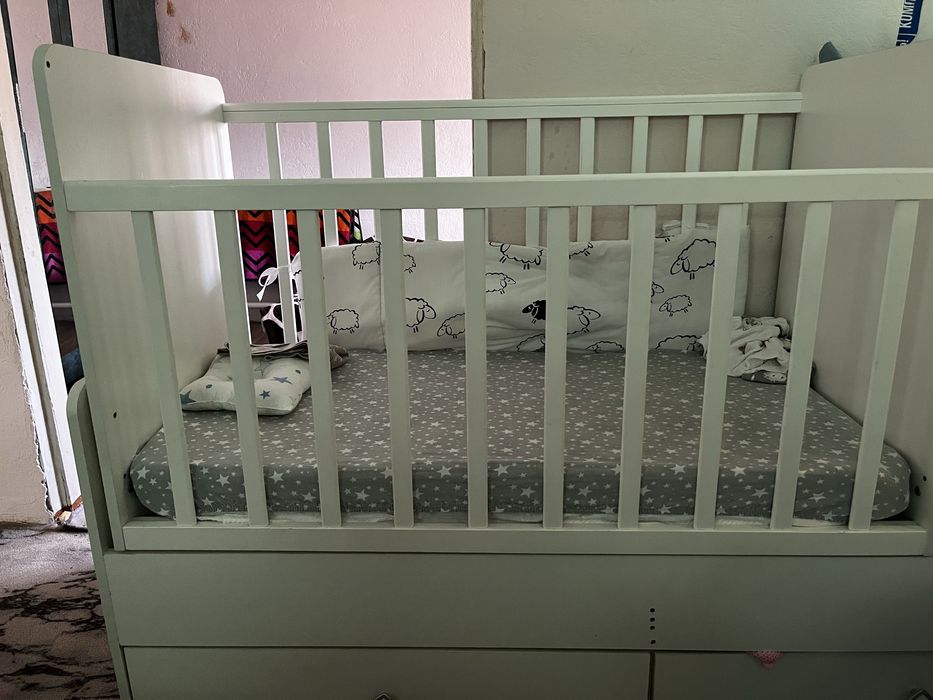 Продам детскую кроватку