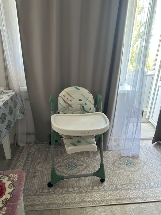 Продам детский столик