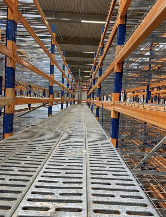 Rafturi metalice industriale