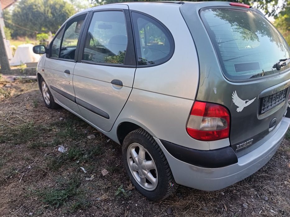 Dezmembrez Renault Megane scenic