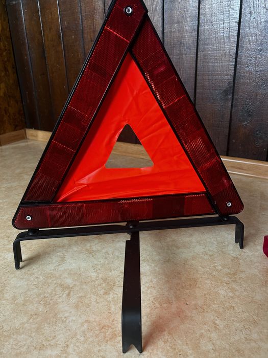 Продам дорожний знак
