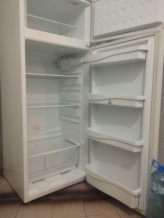 Хладилник INDESIT