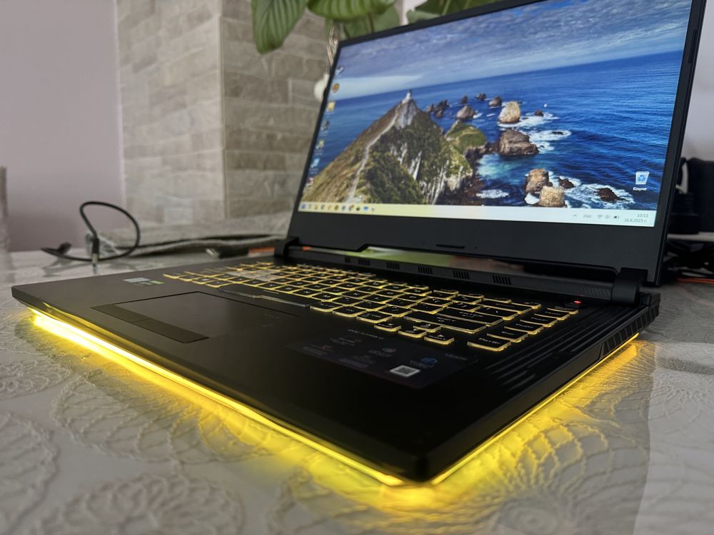 Продавам лаптоп ASUS ROG Strix G531G Като НОВ!