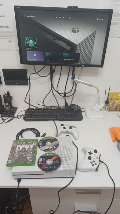 Xbox One S 1 Tb 2 controllere 3 jocuri