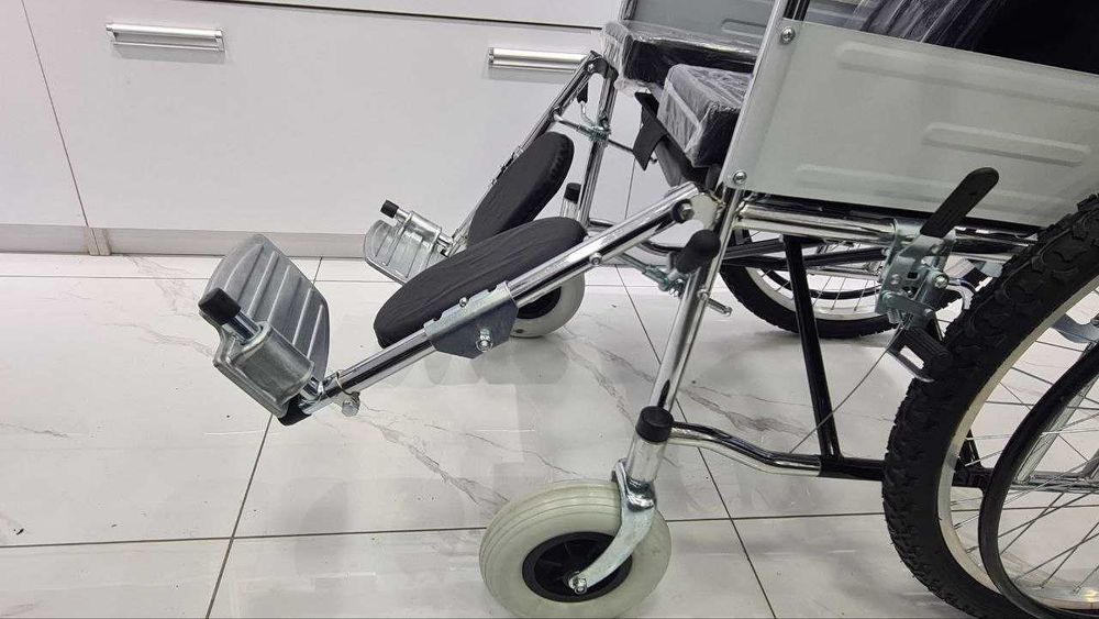 Инвалидная коляска с спинкой и горшоком