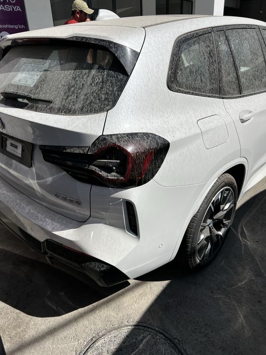 BMW IX3 srochno sotilvotti