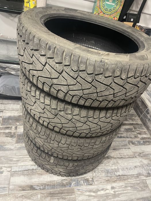 Шины 235/55/20 в отличном состоянии