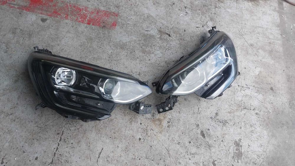 Far faruri dreapta stanga cu lupa Renault Megane an 2017