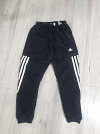 Vand pantaloni adidas oroginali