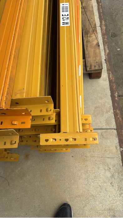 Rafturi metalice - 17 picioare si 80 traverse