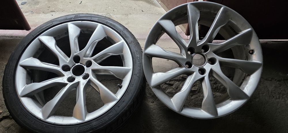 Vind 2 jante originale de audi pe 19 sunt fara cauciucuri la 650 lei a