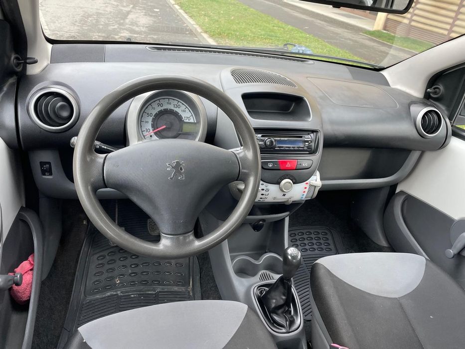 PEUGEOT 107 , 1.0 benzină , 2010