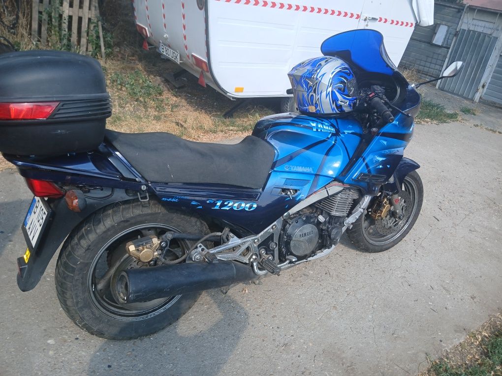 Vand ,Yamaha fj 1200 ,un motor puternic ,nepretentios ,totul original