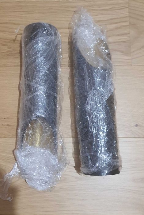 Lustra NOUĂ pe cablu din metal negru 3 becuri