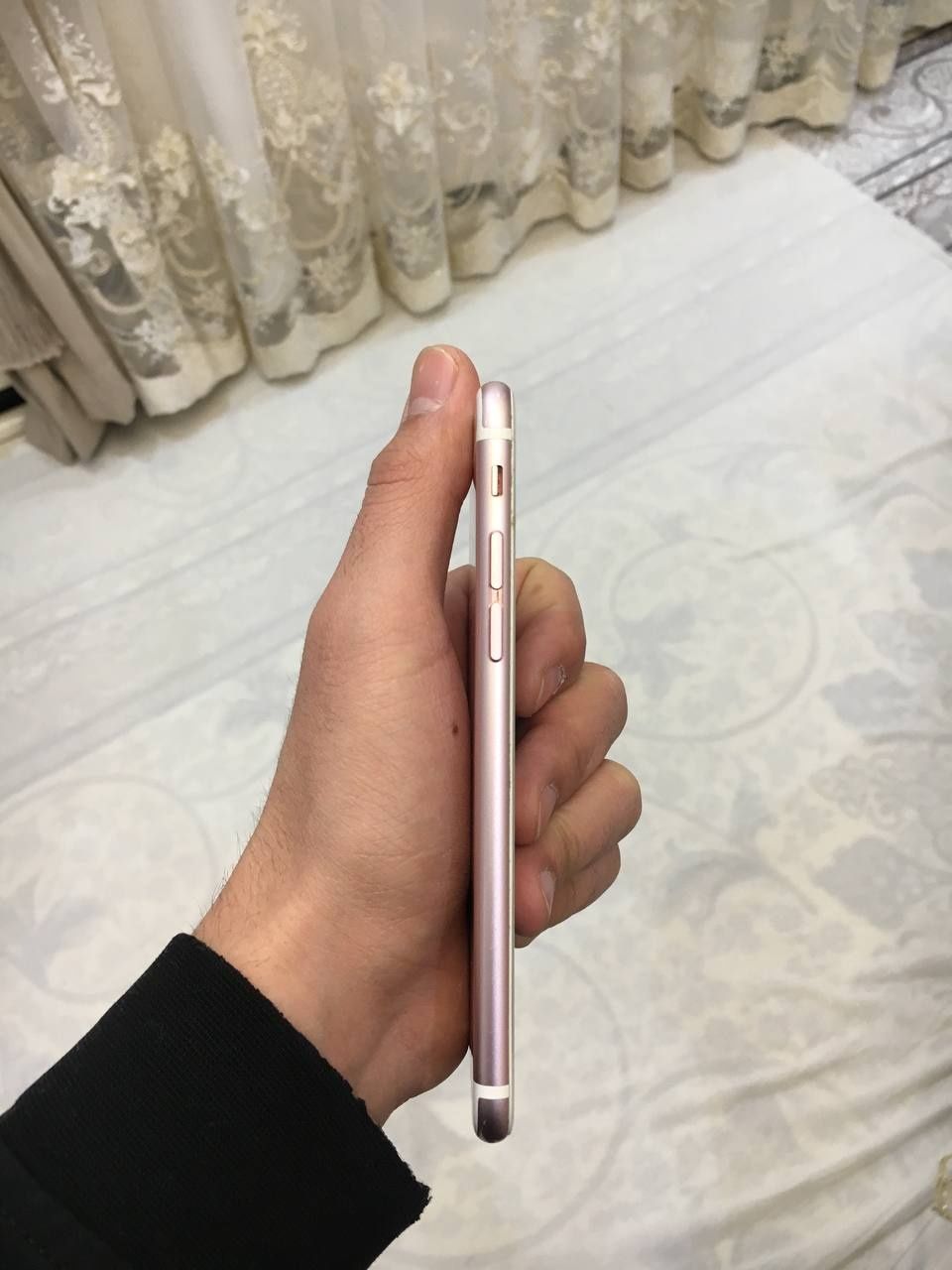 Iphone 6s rose gold sotiladi