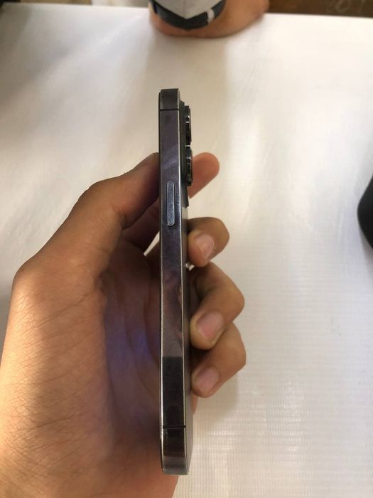 Iphone 14 pro purple