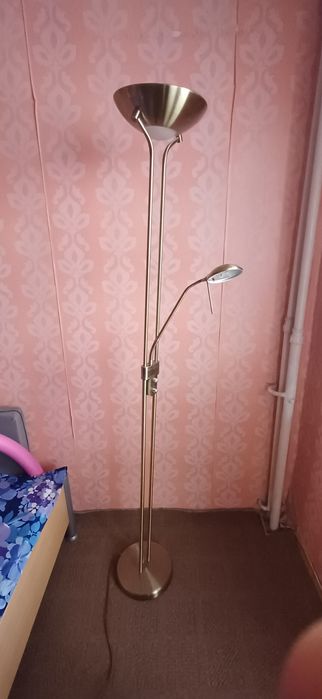 Lampa de podea cu 2 lumini reglabile