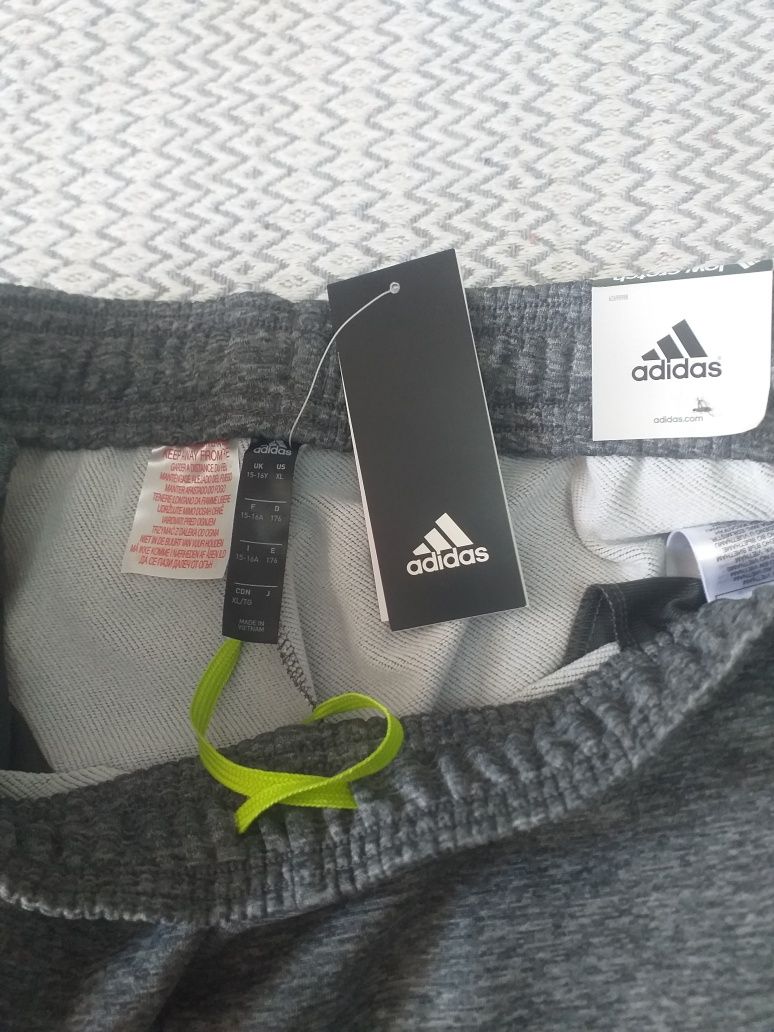 Оригинален екип на Adidas