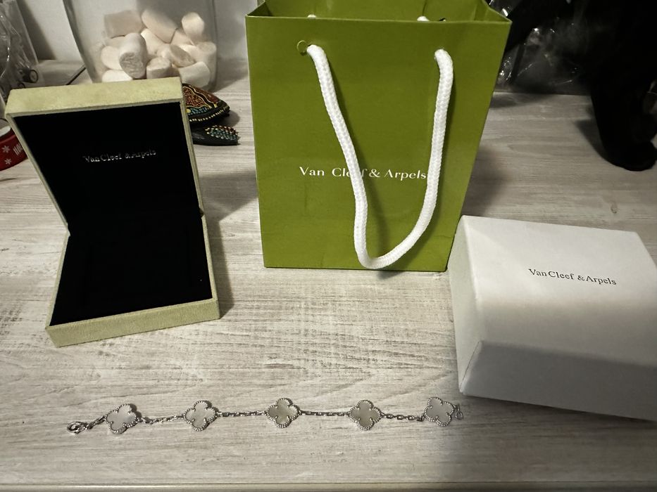 Brățară tip VanCleef