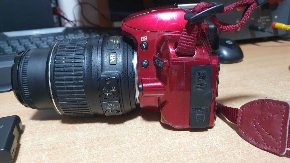 Vând Dslr Nikon D3100