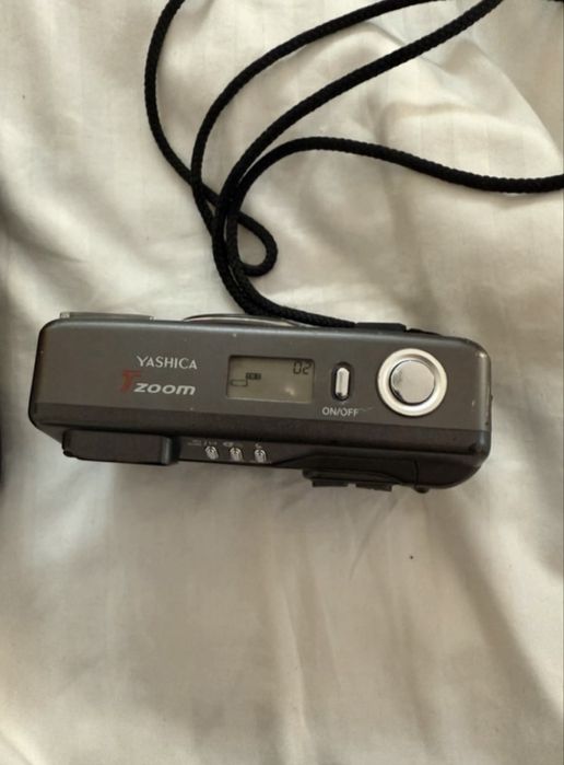 Aparat pe film Yashica Tzoom (T4)