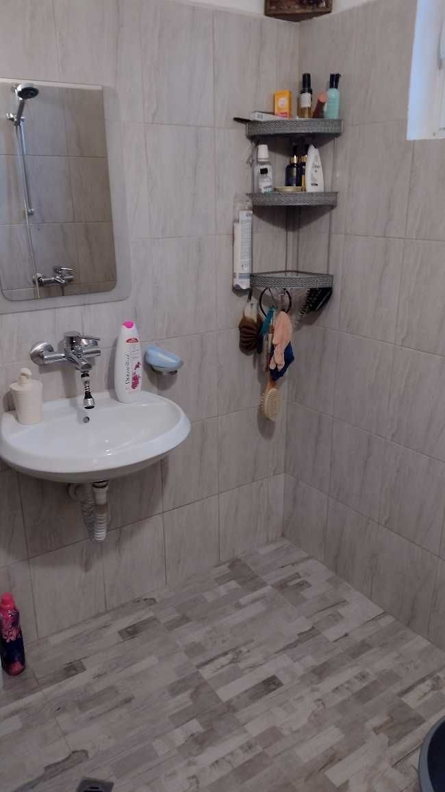 Продава част от къща в Царево