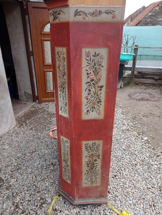 Dulap antic. Pentru colectionari. Usor negociabil