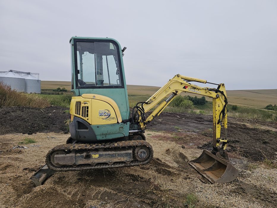 Miniexcavator yanmar vio 20 2.5 tone