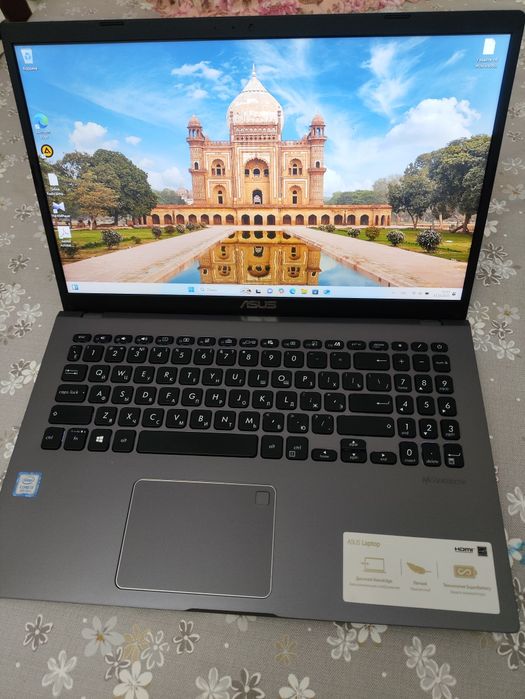 Продам ноутбук ASUS Core i3 8145U 2.10GHz