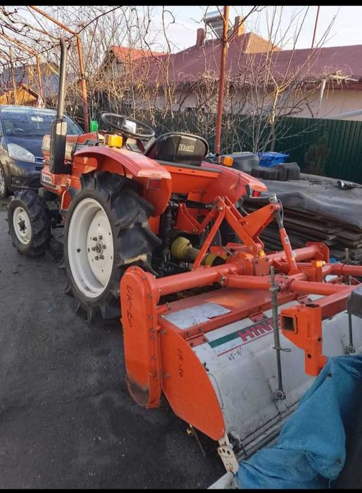 Vand urgent tractor japonez