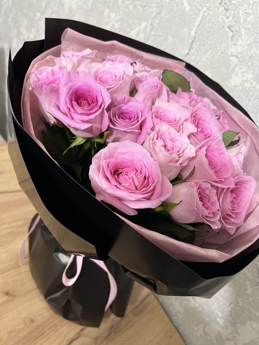 Продам букет 25 штук розы за пять тысяч