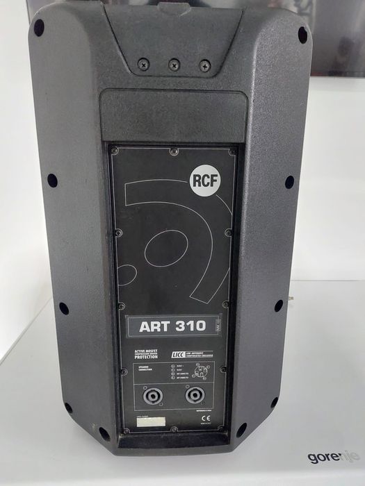Vand boxe RCF ART 310