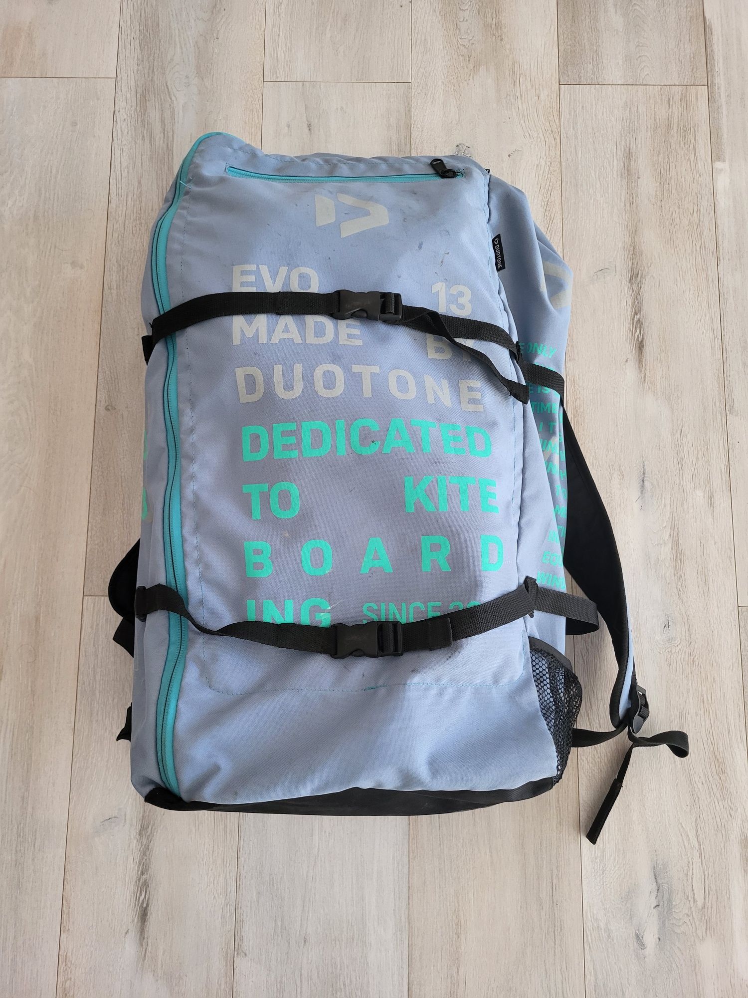 Set 2 zmeie kitesurf Duotone Evo 9 m si 13 m plus ham Ion Spectre
1 ki