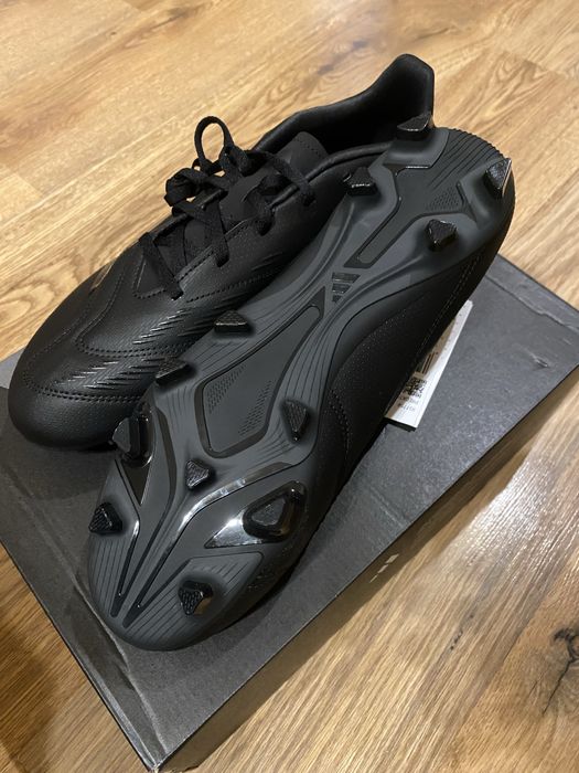 Нови Бутонки Adidas Predator club FxG
