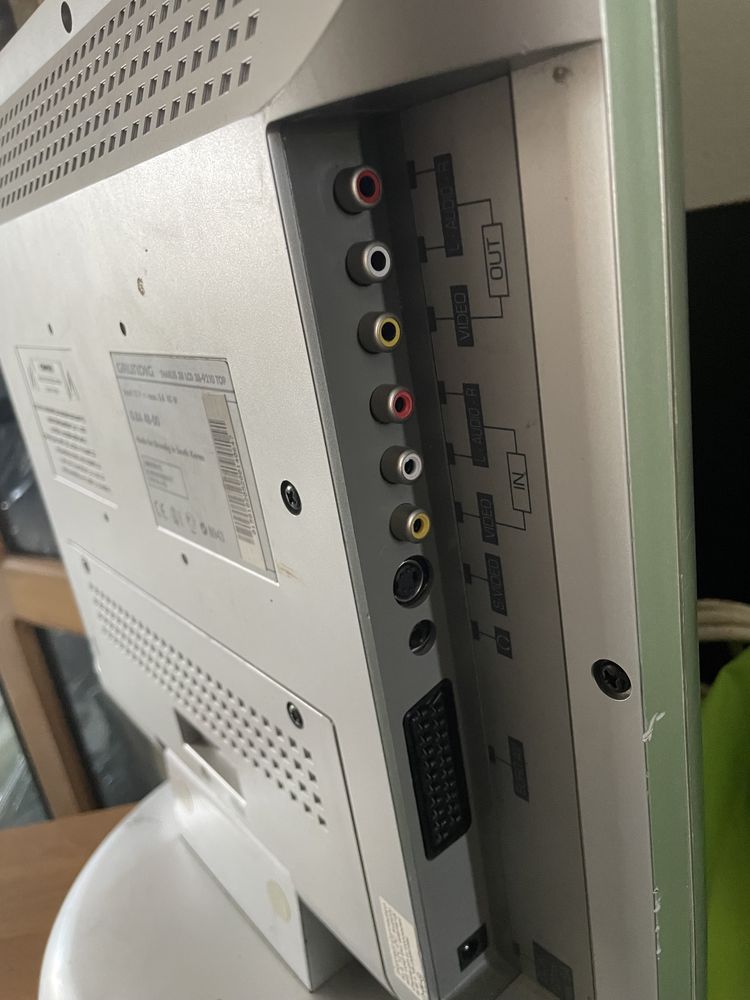 TV RULOTA 12V- GRUNDIG - display multifuncțional