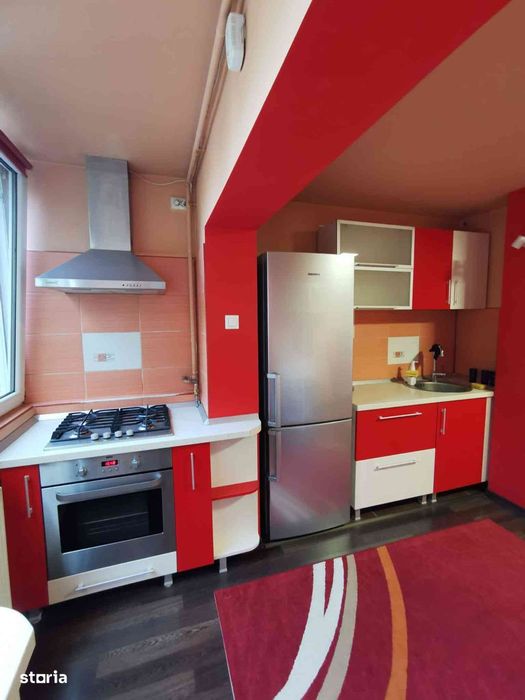 Vând apartament cu 2 camere, decomandat, situat în zona Micro 1, Turda