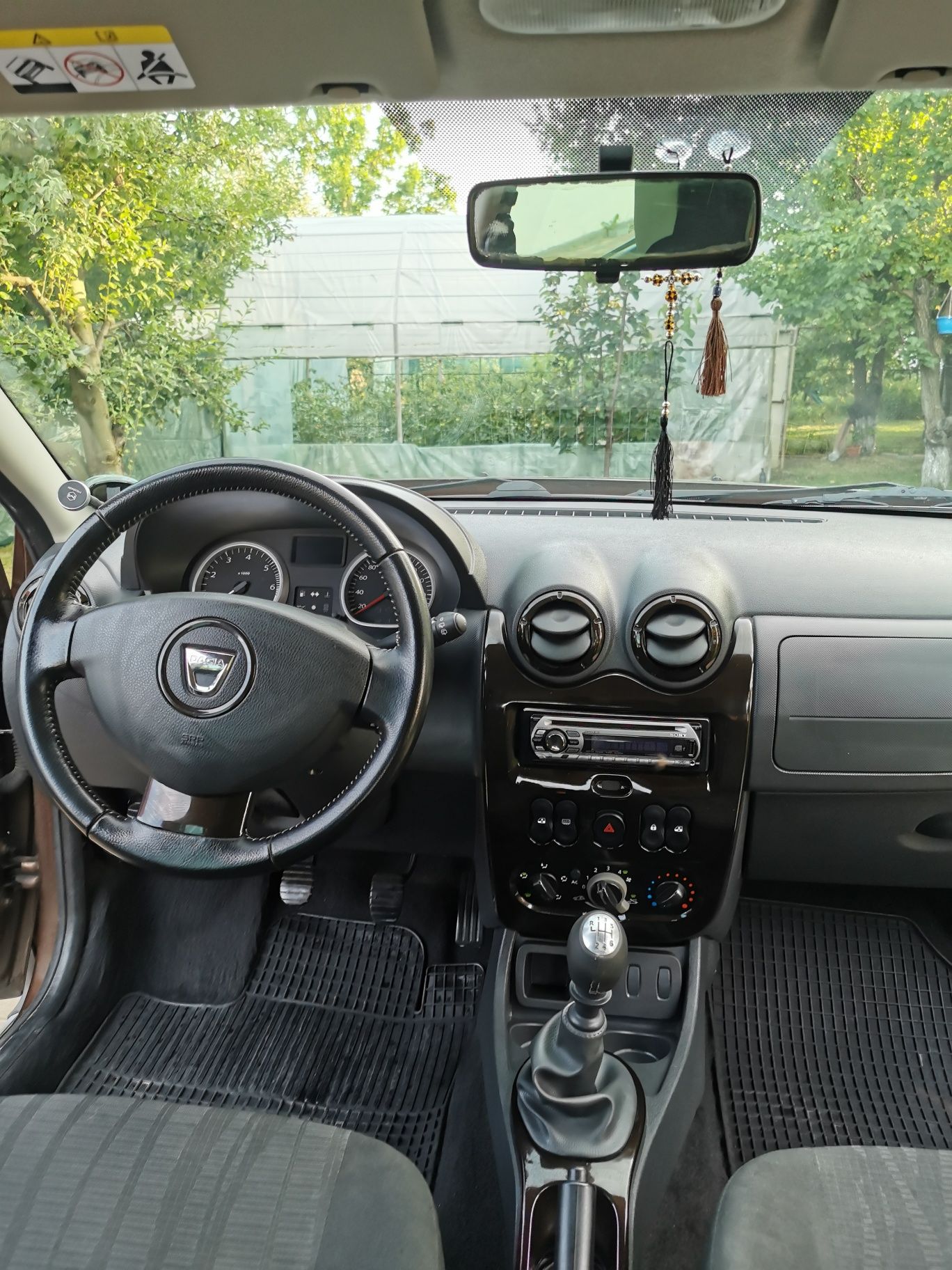 Vand Dacia Duster 1,5 dci 110cp 4x2 din 2011 in stare foarte buna
